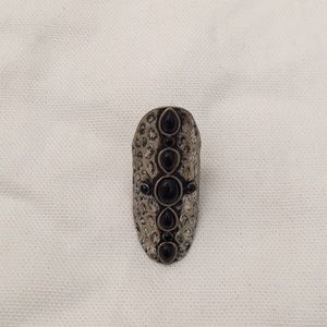 Fashion hammered long ring with black stones